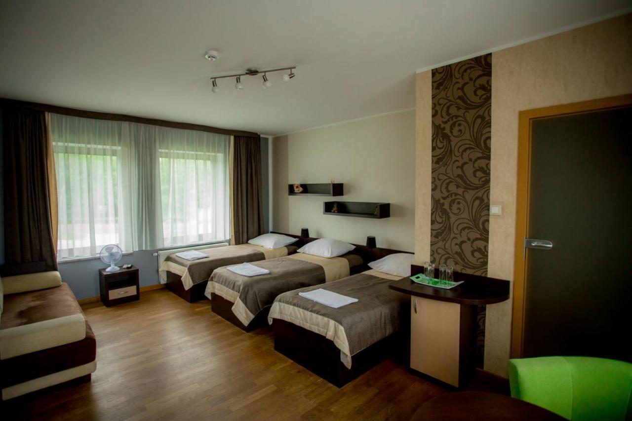 Restauracja Sonata Bed & Breakfast Zwierzyniec ภายนอก รูปภาพ