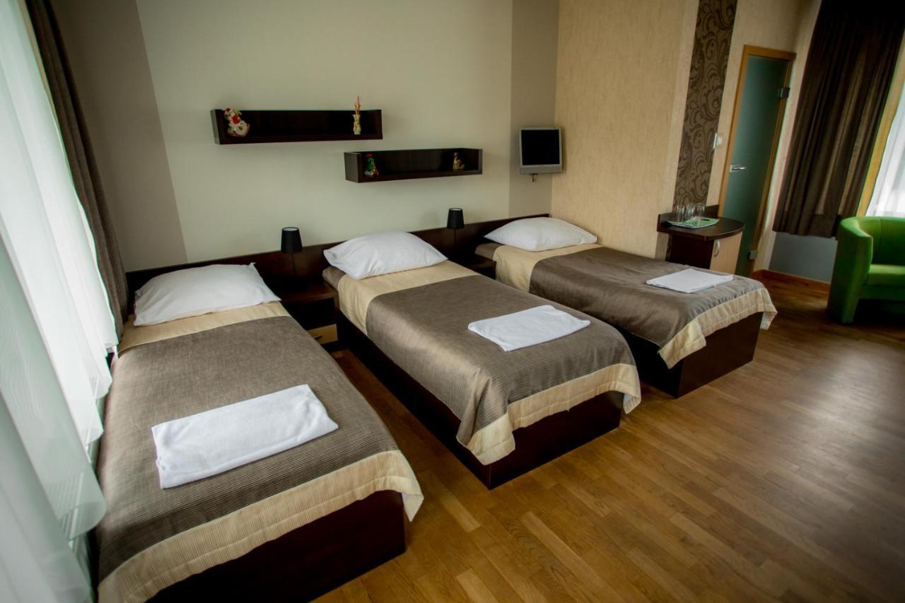 Restauracja Sonata Bed & Breakfast Zwierzyniec ภายนอก รูปภาพ