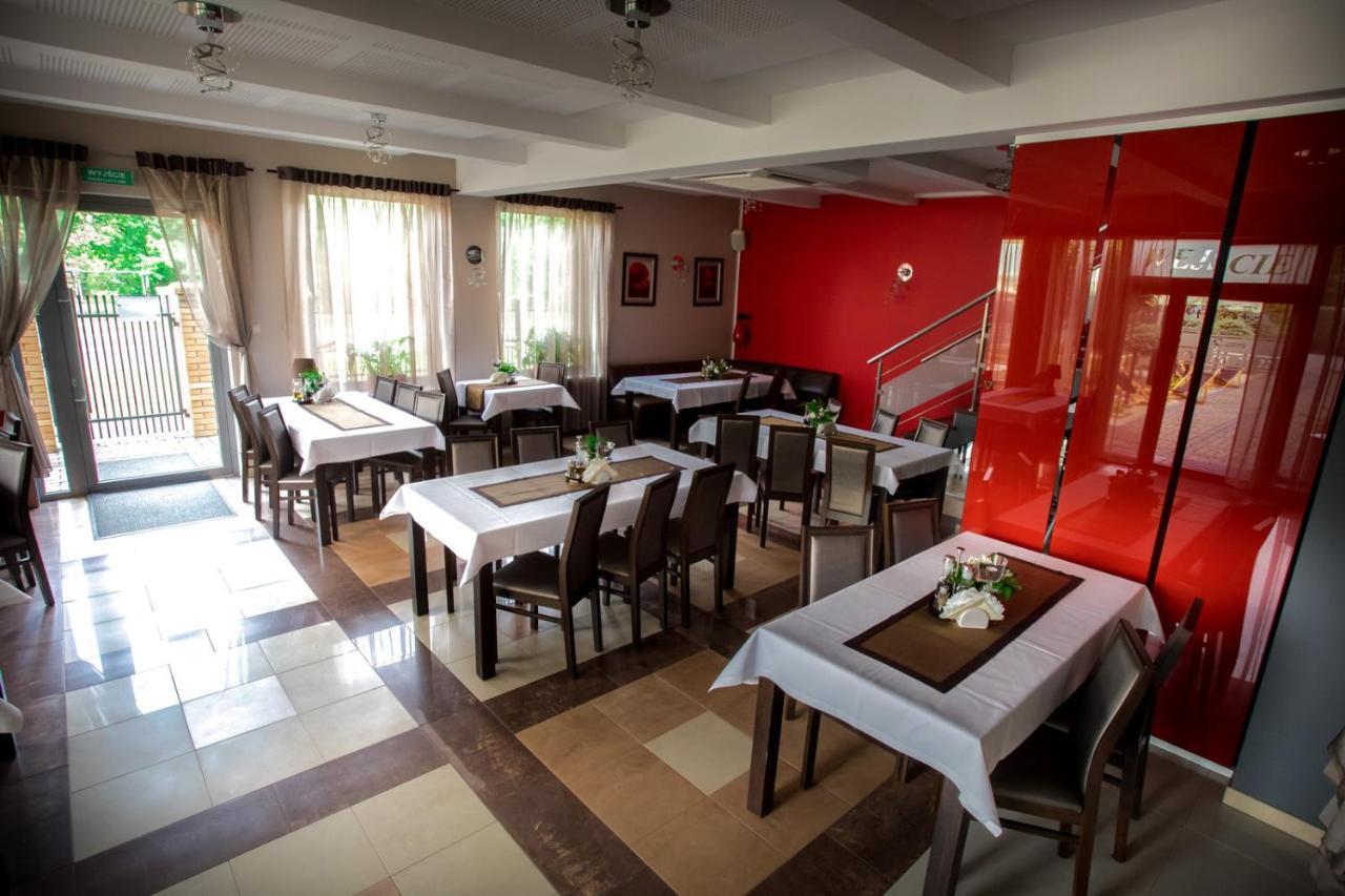 Restauracja Sonata Bed & Breakfast Zwierzyniec ภายนอก รูปภาพ