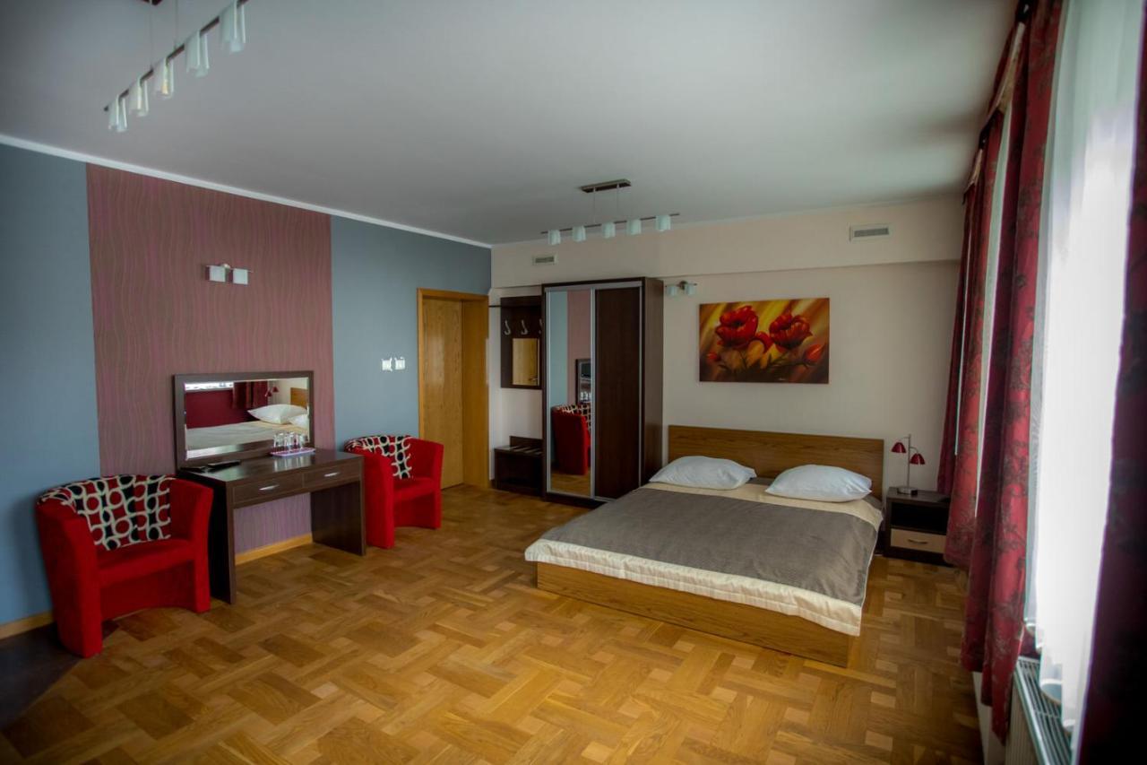 Restauracja Sonata Bed & Breakfast Zwierzyniec ภายนอก รูปภาพ