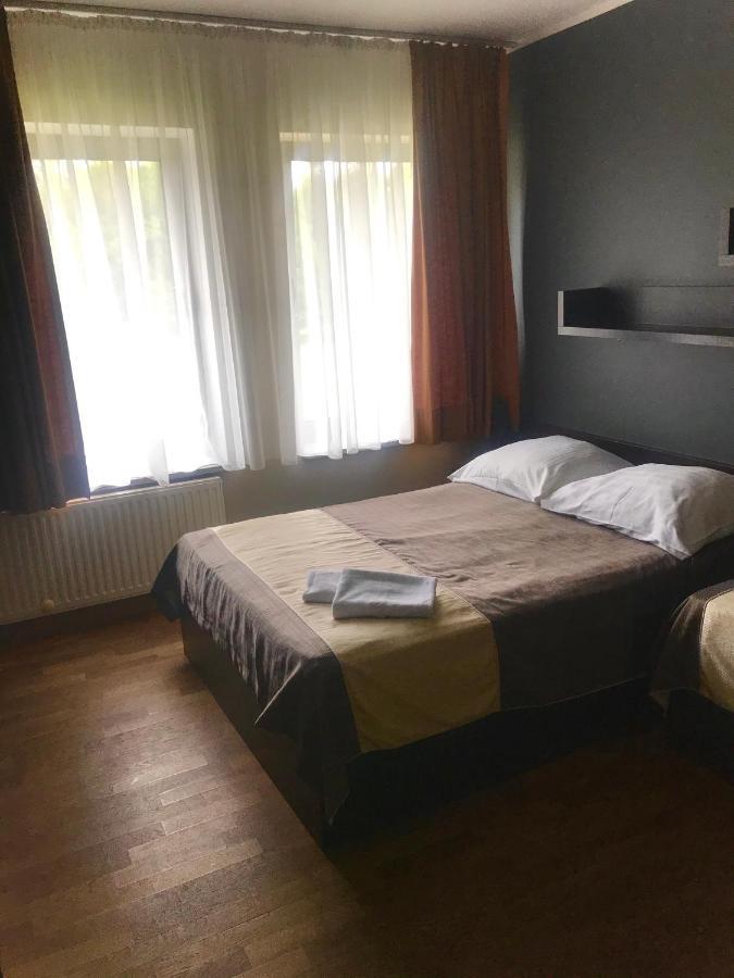 Restauracja Sonata Bed & Breakfast Zwierzyniec ภายนอก รูปภาพ