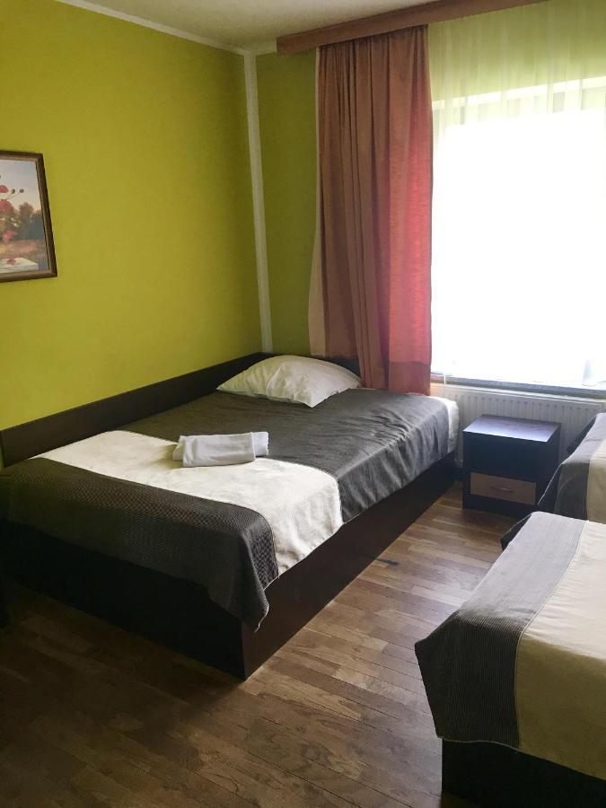 Restauracja Sonata Bed & Breakfast Zwierzyniec ภายนอก รูปภาพ