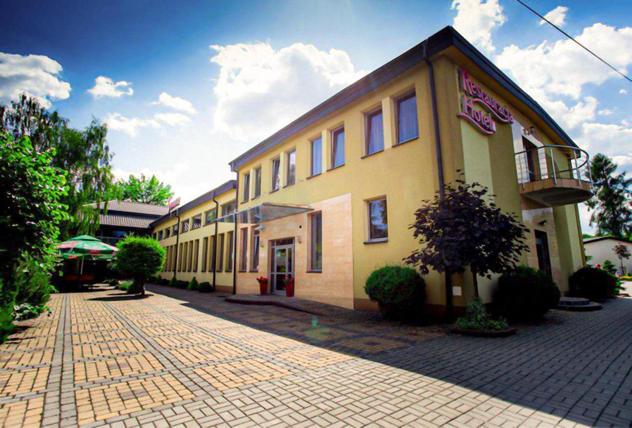 Restauracja Sonata Bed & Breakfast Zwierzyniec ภายนอก รูปภาพ